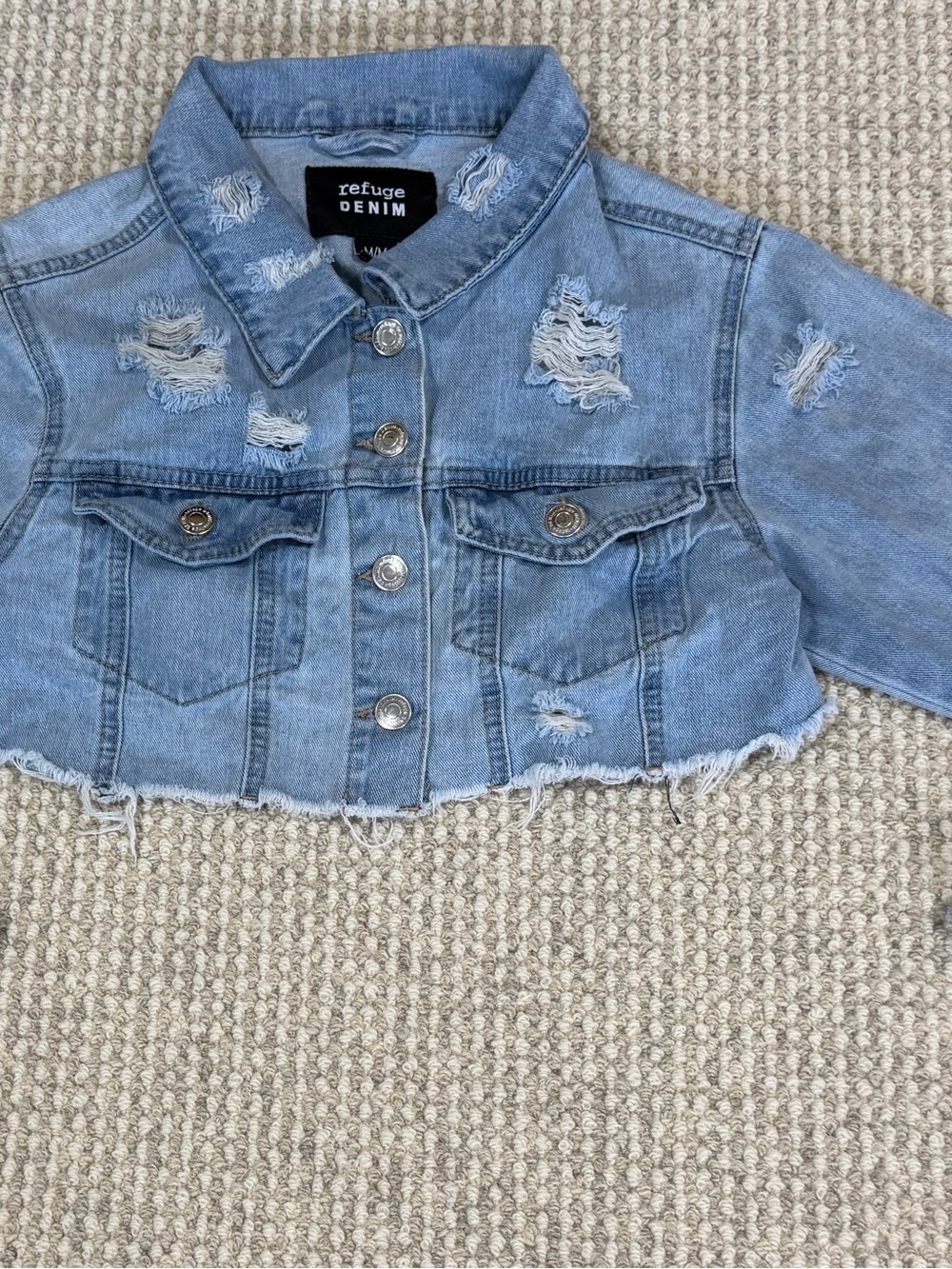 Refuge Cropped Denim Jacket Button Up Light Wash Women's Size Small Distressed